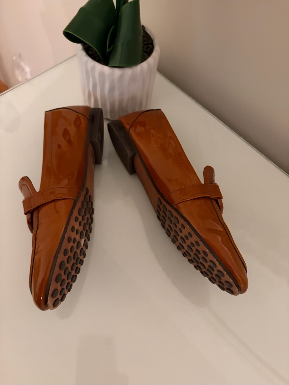 Tory Burch Cognac Patent Leather Penny Loafers with Logo Plaque - Picture 3 of 6
